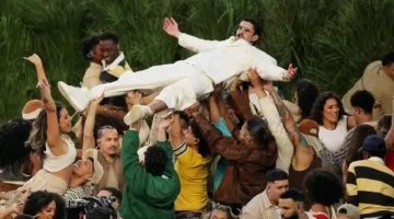 بسبب رقصة مقززة.. ترامب يهاجم الفنان العالمي باد باني بكلمات حادة وتصريحات مثيرة